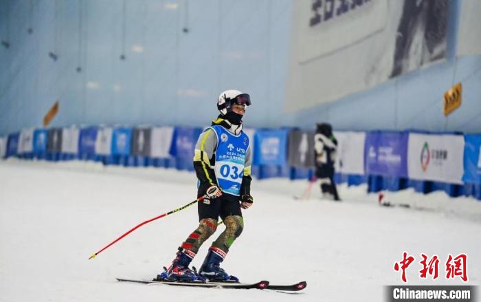 成都站全国大众滑雪技术达标赛以“达标”理念