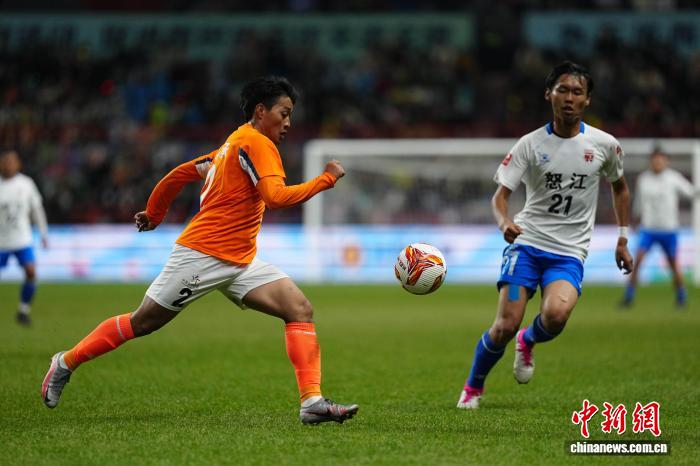 云南滇超揭幕战点燃城市热情，绿电与民族风情