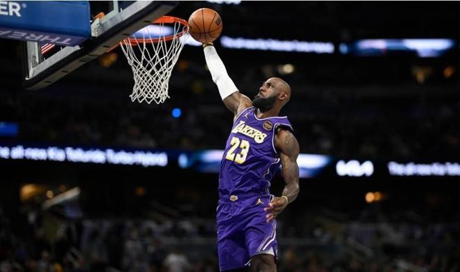 湖人客场绝杀魔术 肯纳德压哨三分助队豪取九连