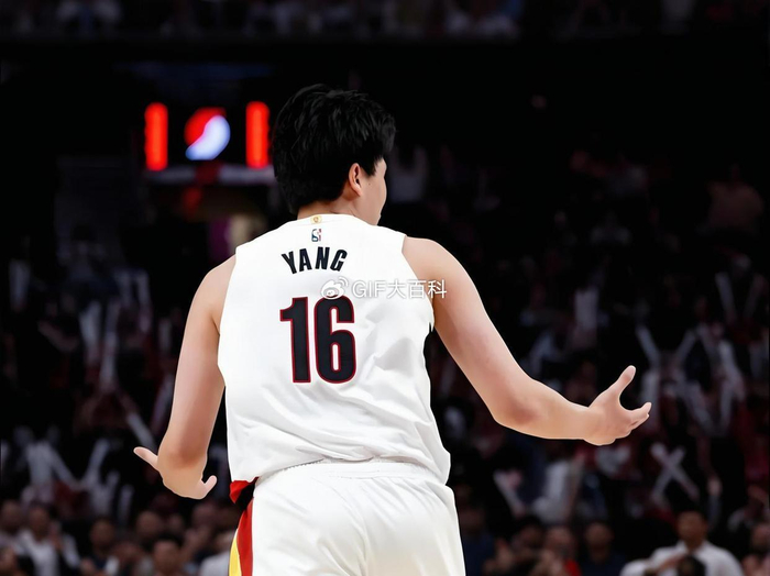 杨瀚森决胜时刻2+1绝杀 18分7篮板助混音队逆转取