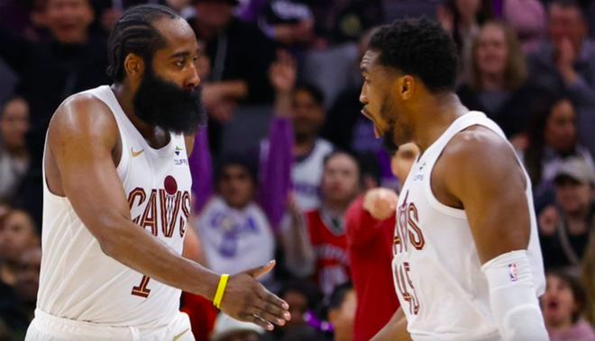 哈登关键助攻+24分率队逆转勇士 骑士提前锁定季