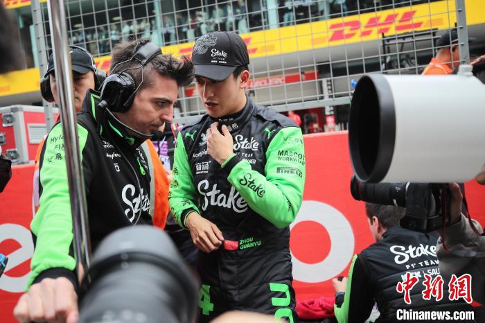 维斯塔潘在上海冲刺赛夺冠，周冠宇第九名无缘