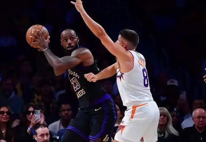 西部格局大洗牌 雷霆掘金湖人争夺季后赛席位