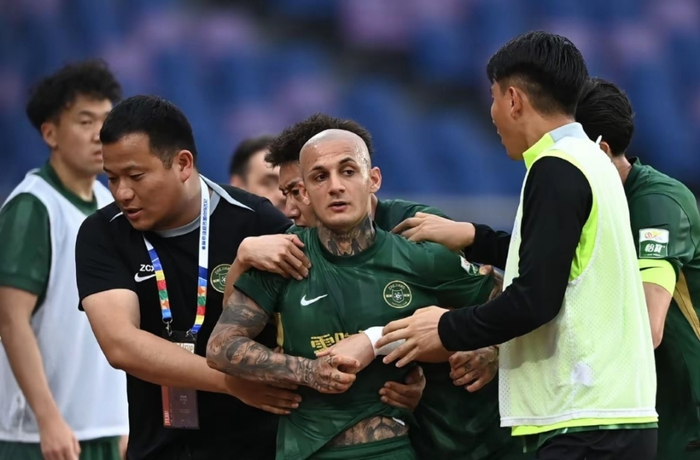 浙江外援红牌引争议 停赛与防守策略成隐患