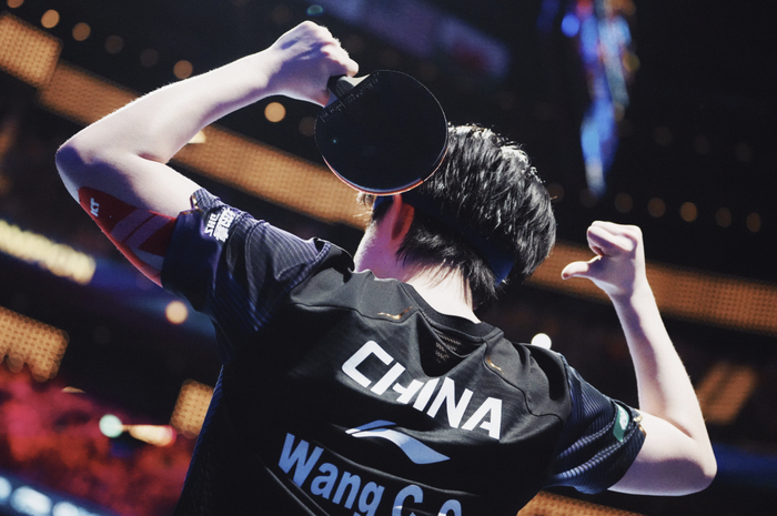 王楚钦逆转夺冠赛后哽咽称没让球迷失望