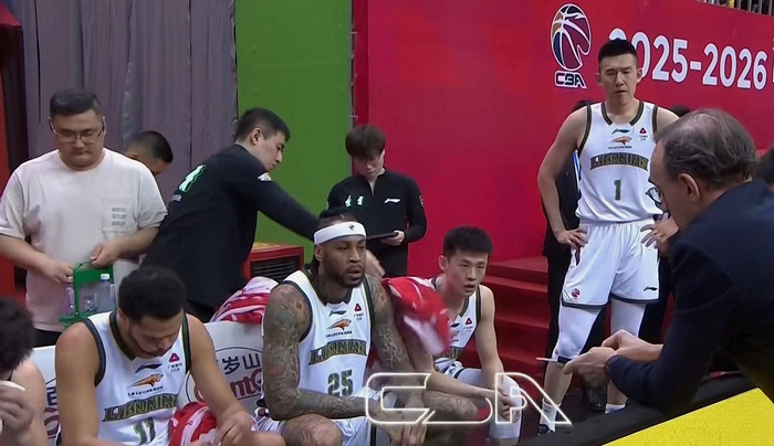 广东三连败冲击争冠前景，季后赛首轮对阵出炉